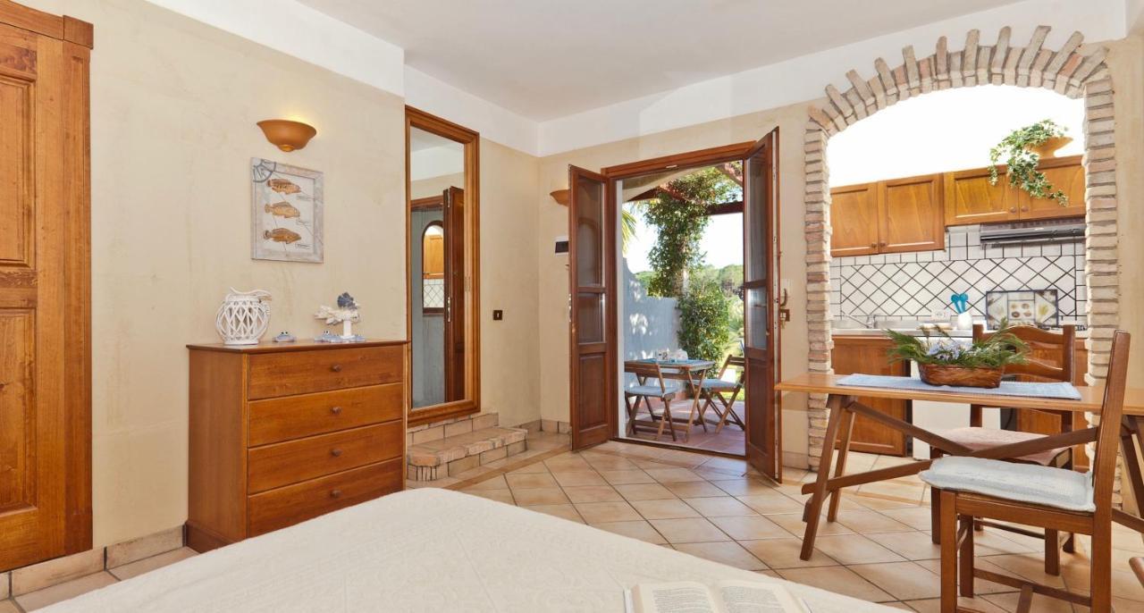 Apartments In Residence With Swimming Pool In Santa Margherita Di Pula, 250 Meters From The Sea Экстерьер фото