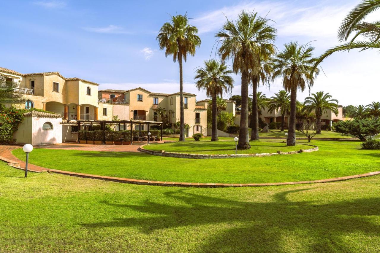 Apartments In Residence With Swimming Pool In Santa Margherita Di Pula, 250 Meters From The Sea Экстерьер фото